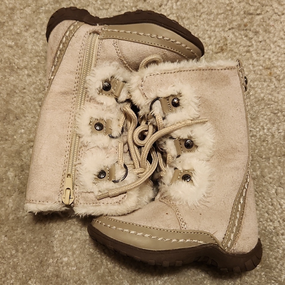 Nine West Boots Size 5 Toddler Faux Fur Light Tan Girls Lace Up